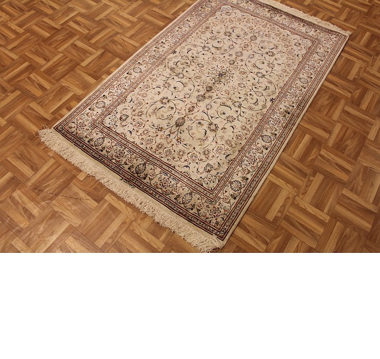 3' 3 x 5' 3 Kashan Persian Rug