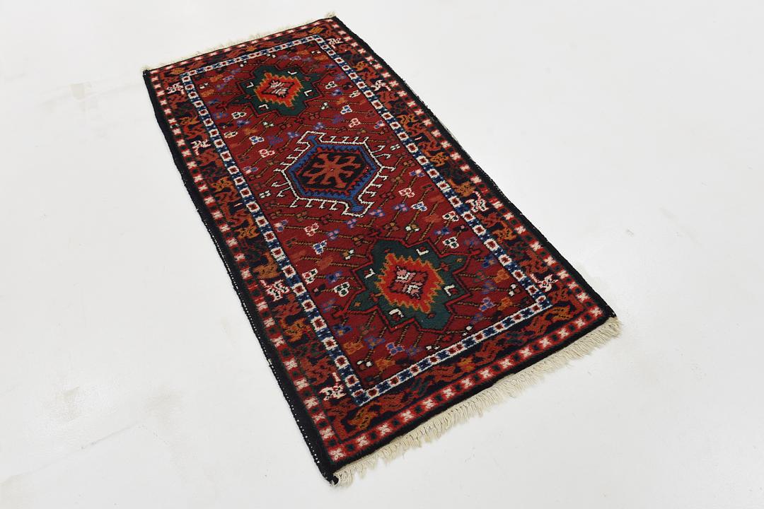Red 2' 5 x 4' 8 Heriz Rug Rugs.ca