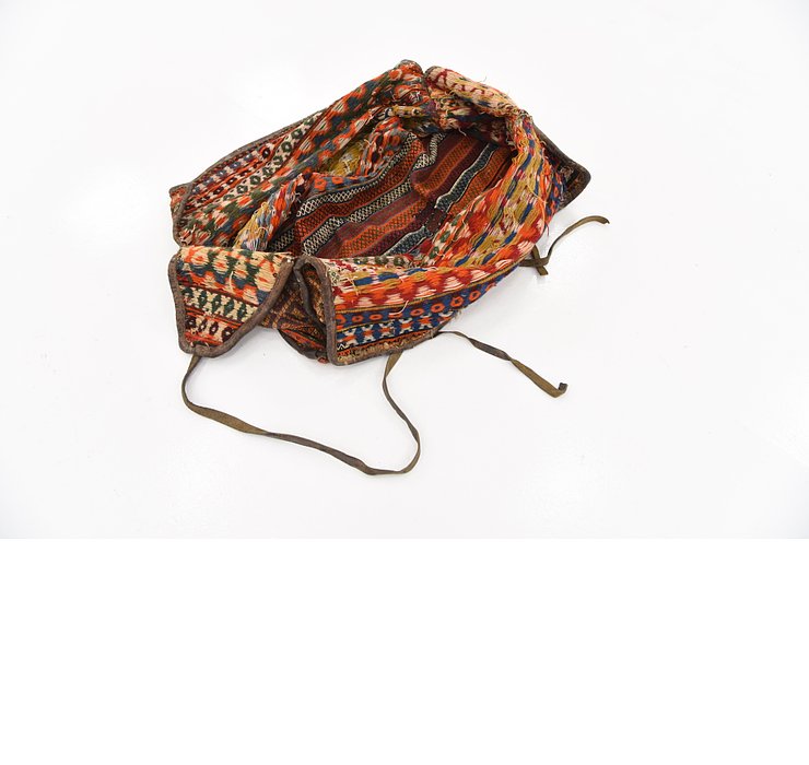 5' 3 x 6' 9 Saddle Bag Rug
