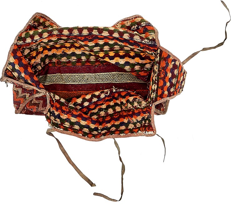 5' 3 x 7' 8 Saddle Bag Rug