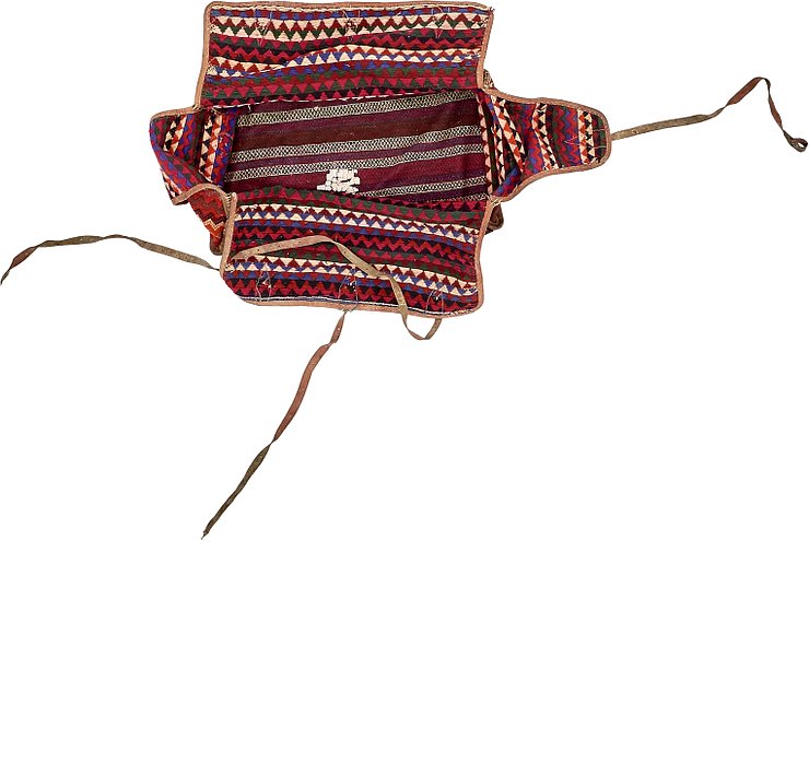 5' 10 x 6' 11 Saddle Bag Rug