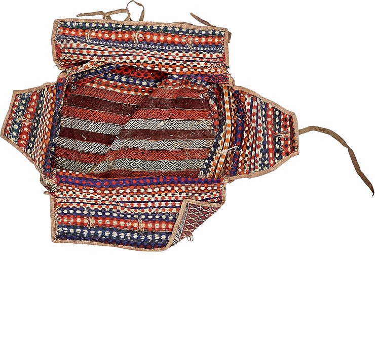 6' 7 x 7' 10 Saddle Bag Rug