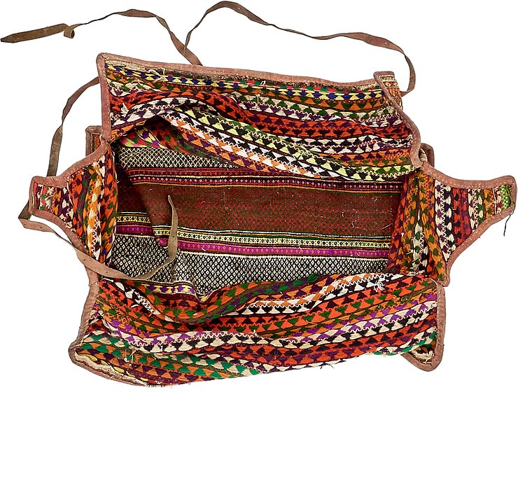 5' 8 x 7' 3 Saddle Bag Rug