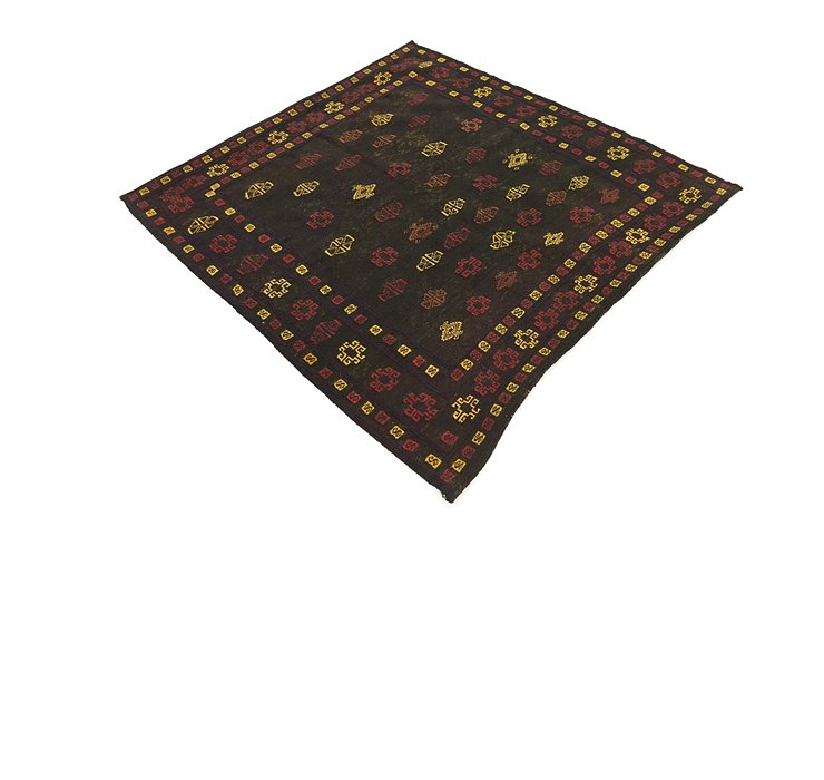 4' 3 x 4' 6 Sumak Square Rug