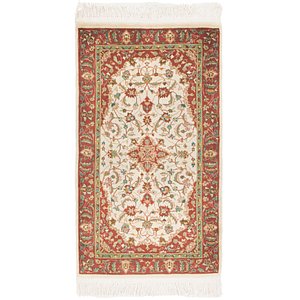 2' 7 x 4' 9 Isfahan Oriental Rug