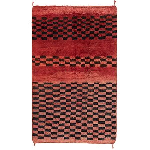 4' x 6' 10 Moroccan Rug