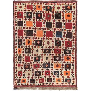 3' 4 x 4' 6 Ghashghaei Persian Rug