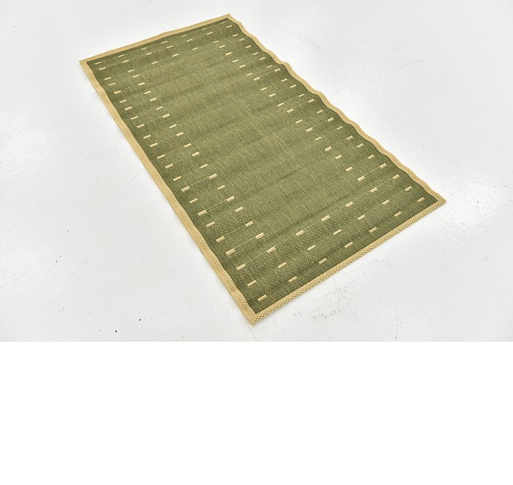 2' 7 x 5' Outdoor Border Rug