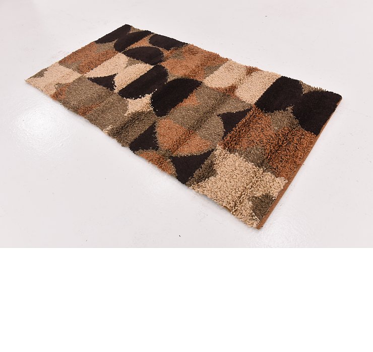 2' 8 x 5' Multi-Tone Shag Rug