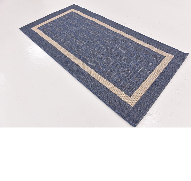 2' 7 x 5' Outdoor Border Rug