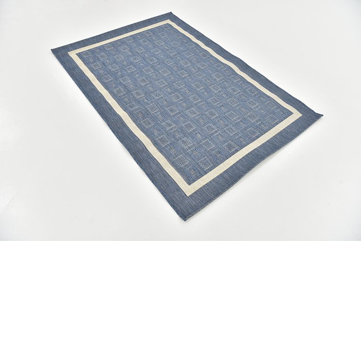 4' x 5' 6 Outdoor Border Rug