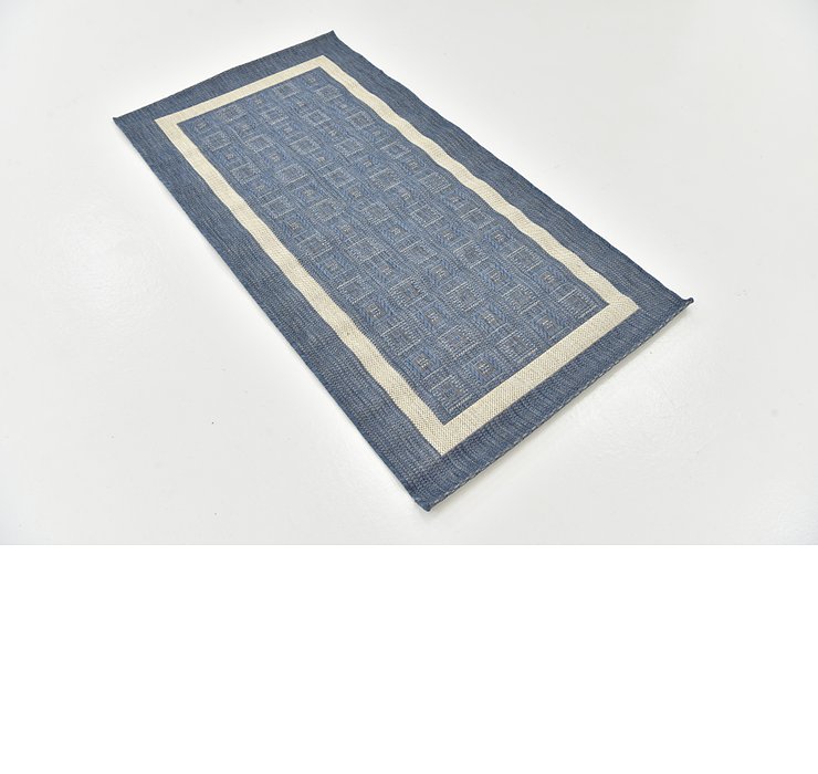2' 7 x 5' Outdoor Border Rug