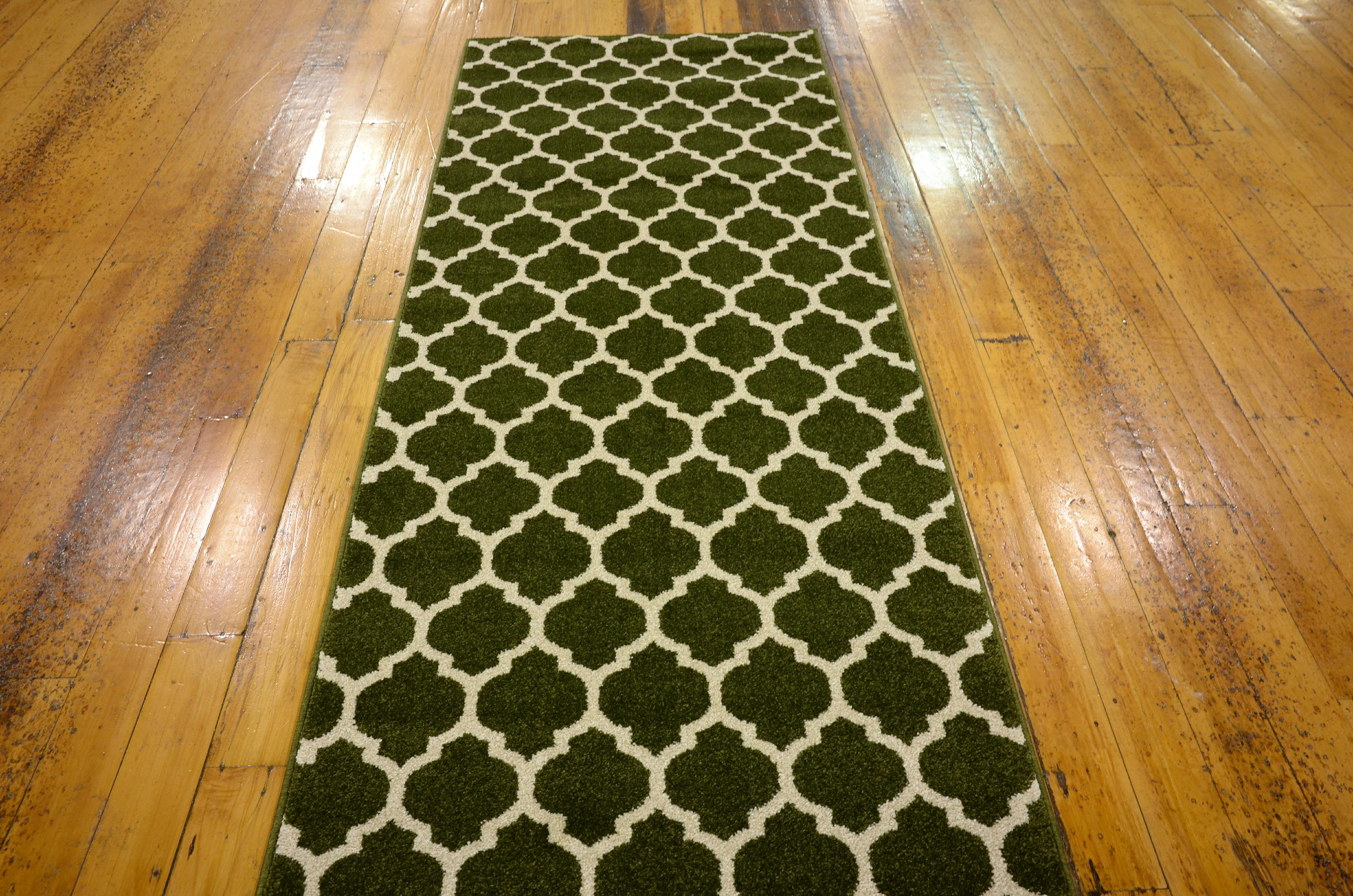 Dark Green 2' 7 x 10' Trellis Runner Rug eSaleRugs