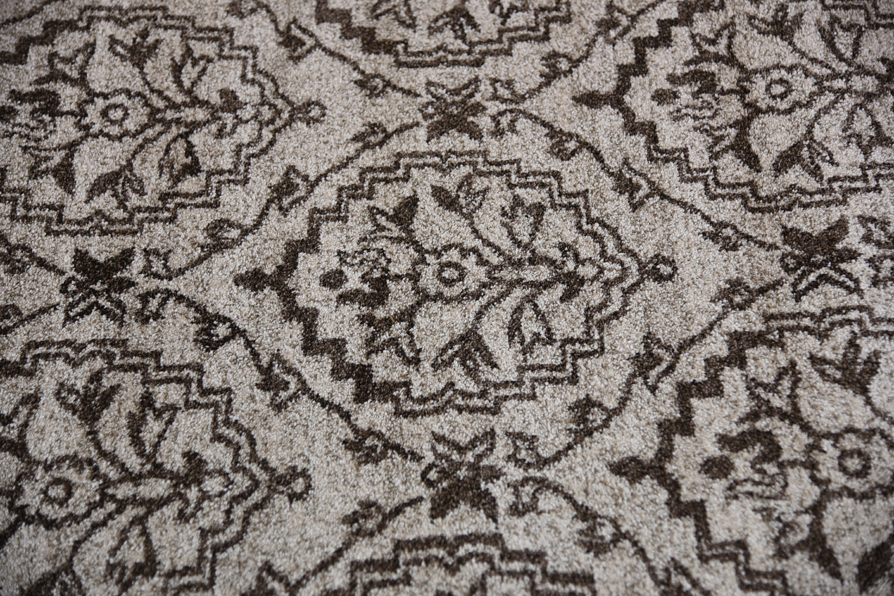 Beige 3' 3 x 5' 3 Damask Rug Area Rugs eSaleRugs