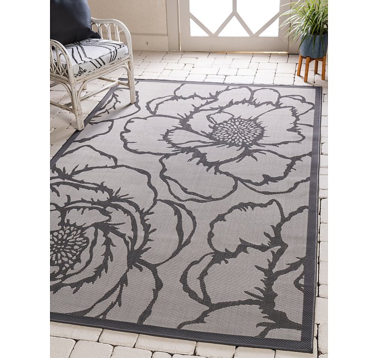 7' x 10' Outdoor Botanical Rug