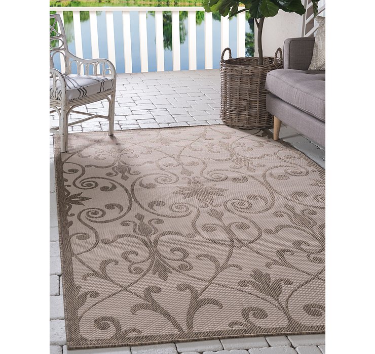 5' 3 x 8' Outdoor Botanical Rug