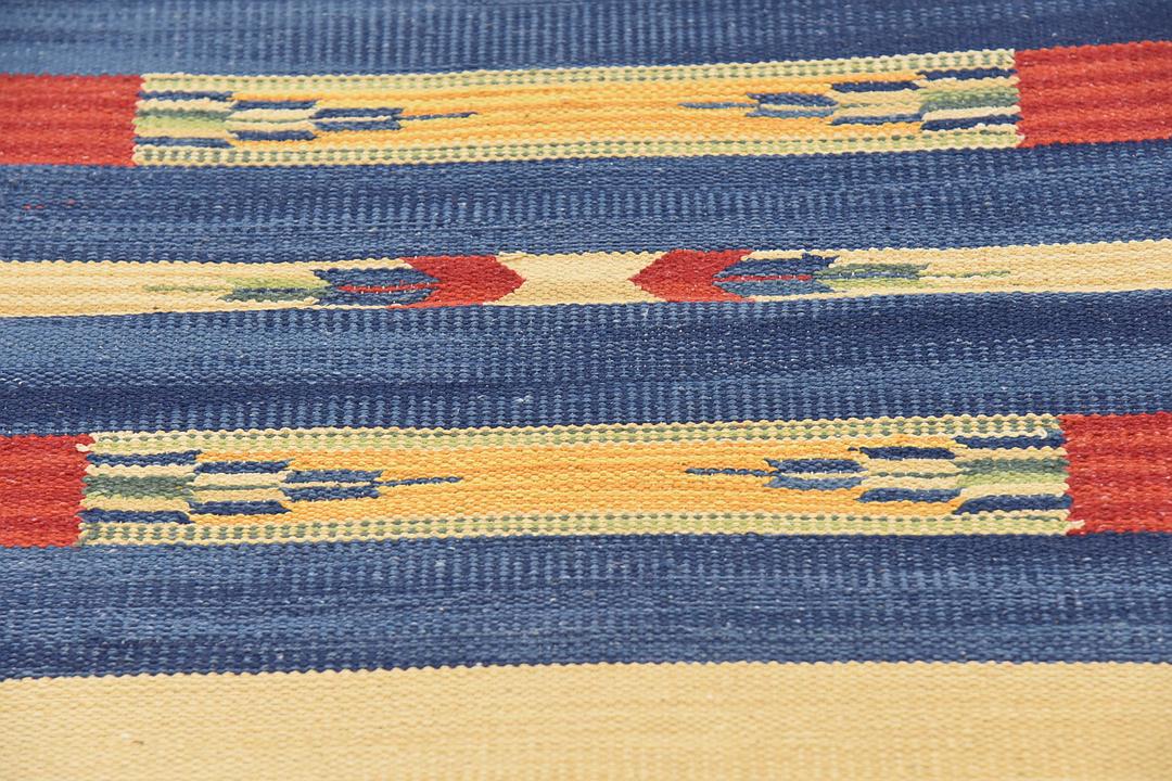 Cream 2' x 6' 7 Kilim Dhurrie Runner Rug Rugs.ca