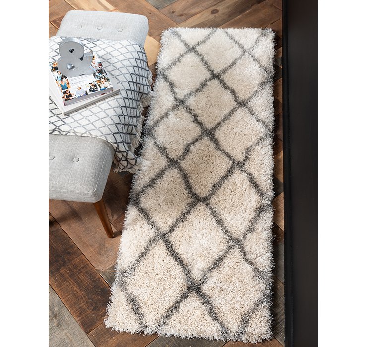 2' 7 x 10' Luxe Trellis Shag Runne...