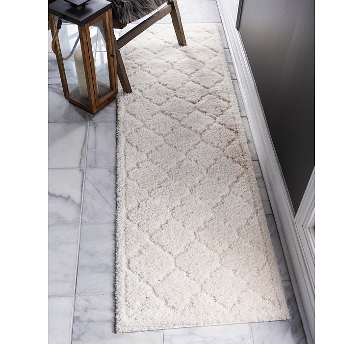 2' 7 x 10' Trellis Shag Runner Rug