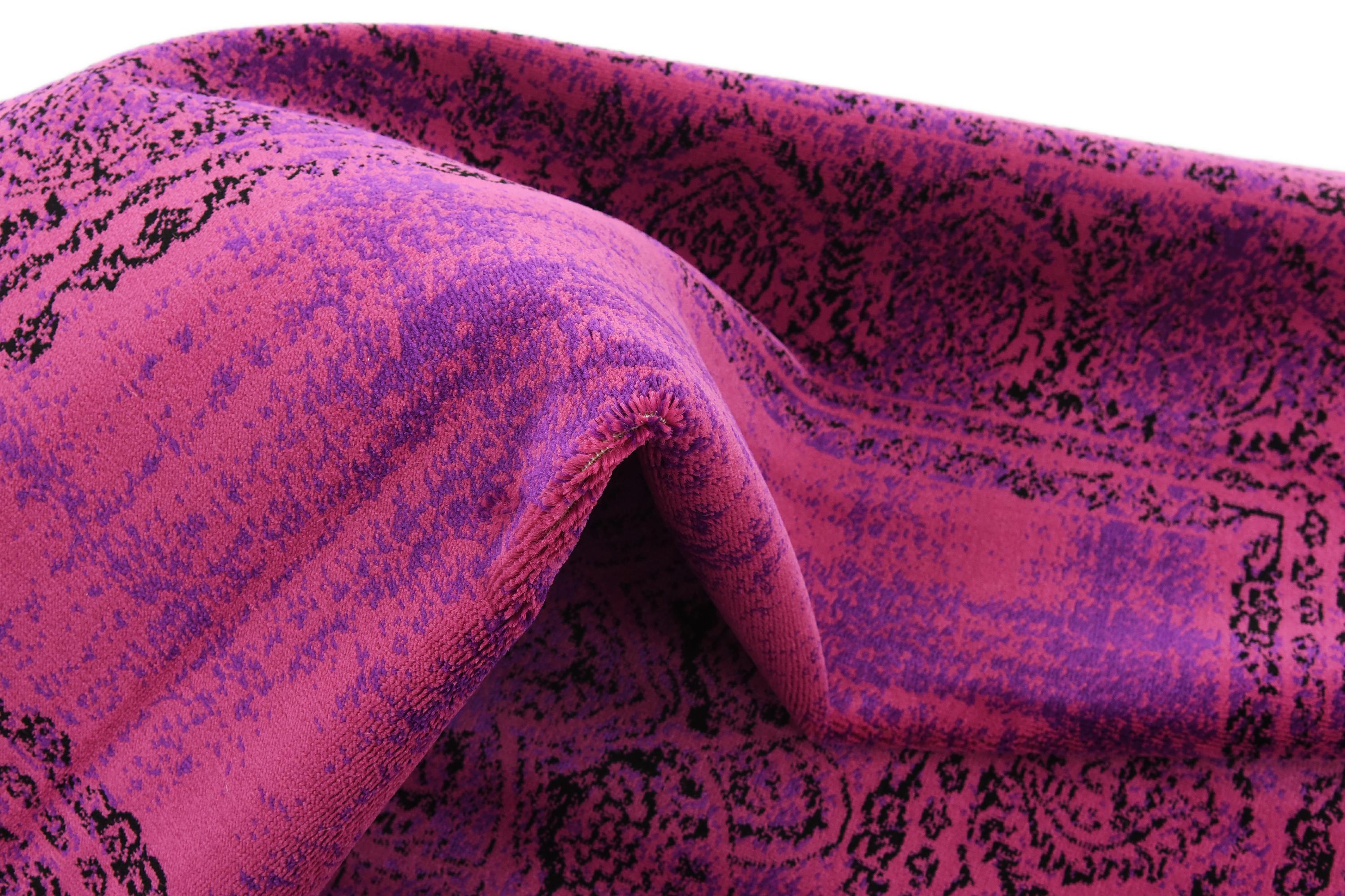 Fuchsia 5' x 8' Istanbul Rug eSaleRugs