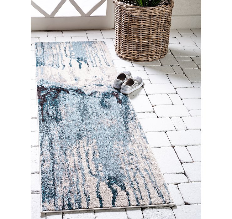 2' 7 x 10' Casablanca Runner Rug