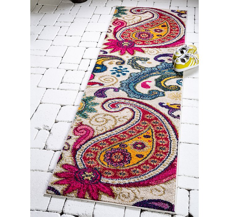 2' 7 x 10' Casablanca Runner Rug