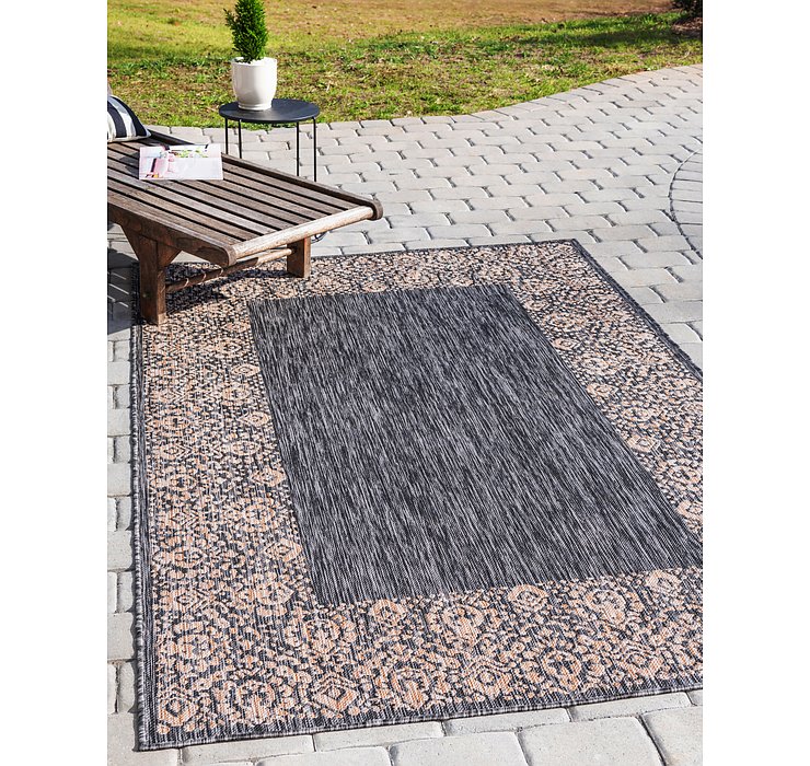 7' x 10' Outdoor Border Rug