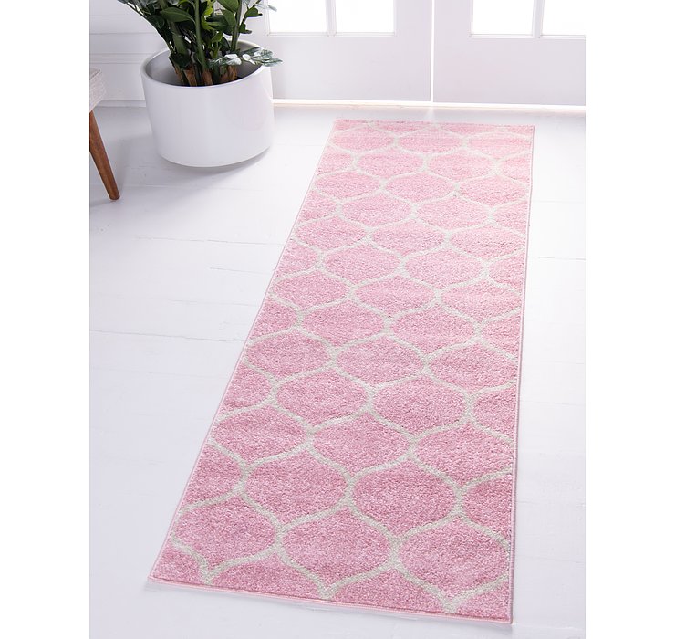 2' x 6' Trellis Frieze Runner Rug