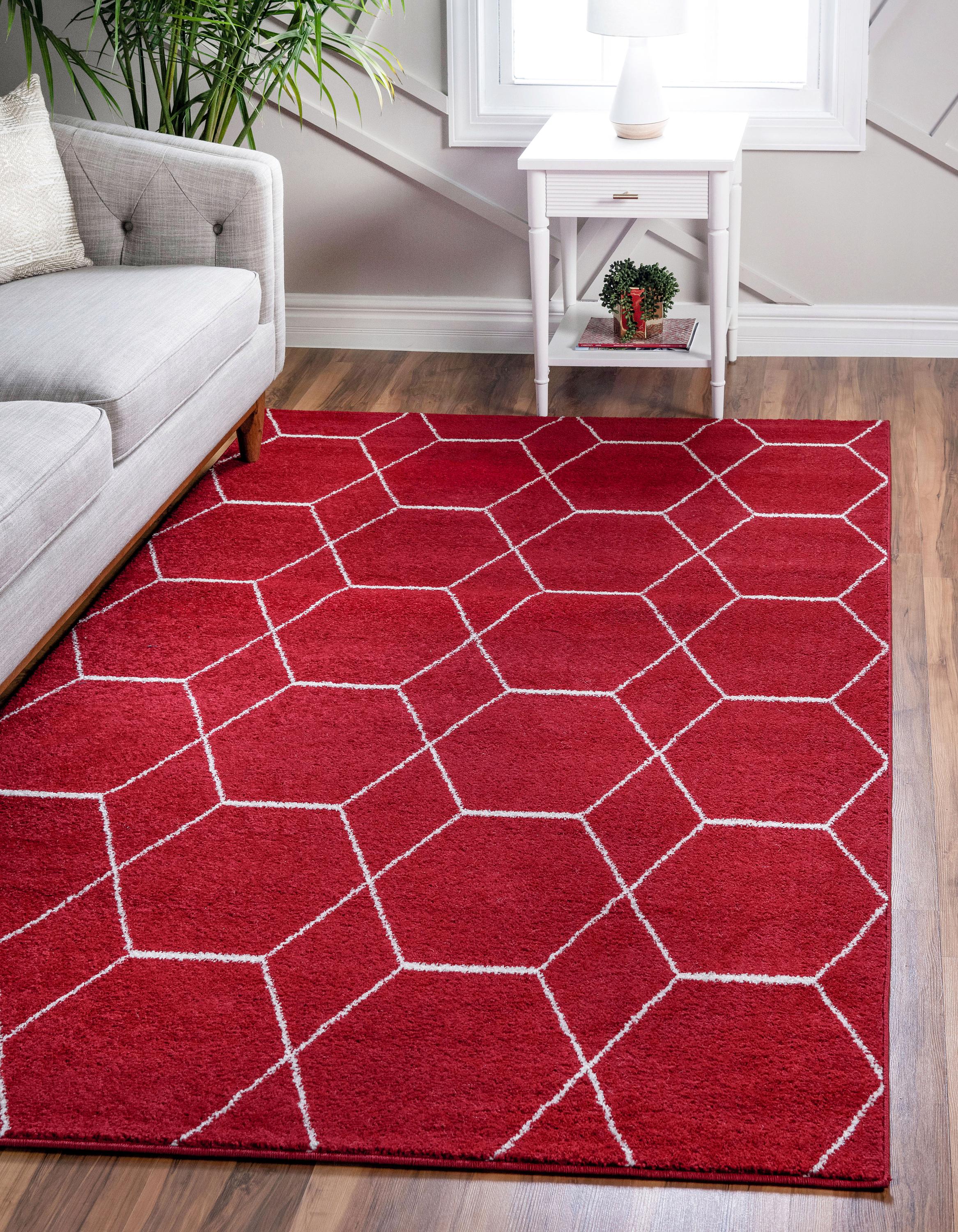 Red 8' x 10' Lattice Frieze Rug