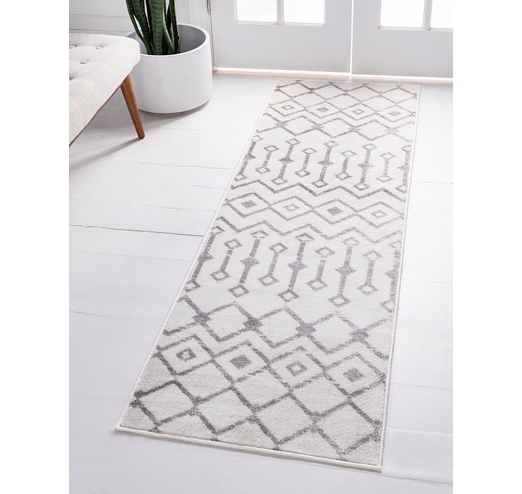 2' 6 x 8' 2 Kasbah Trellis Runner Rug