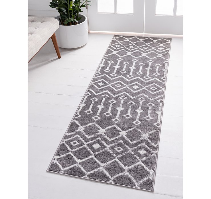 2' 6 x 8' 2 Kasbah Trellis Runner Rug